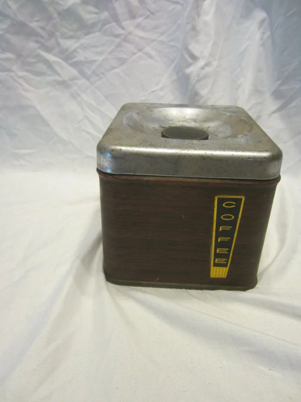 VTG LINCOLN BEAUTYWARE COFFEE CANISTER, FAUX WOODGRAIN & CHROME
